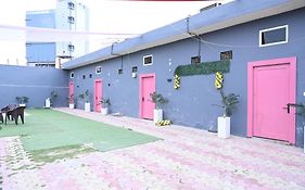 Play Royal Grand Resort Perfect Party Space